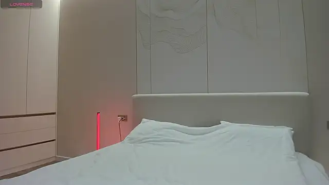 Snapshot of JenniferQueen11 chatting on 11.26.25 JenniferQueen11 online show from 11.26.25