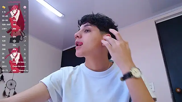 Snapshot of bad_giirl_ chatting on 12.16.24 bad giirl online show from 12.16.24