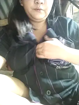 milkytitsmom4u online show from 03.16.26