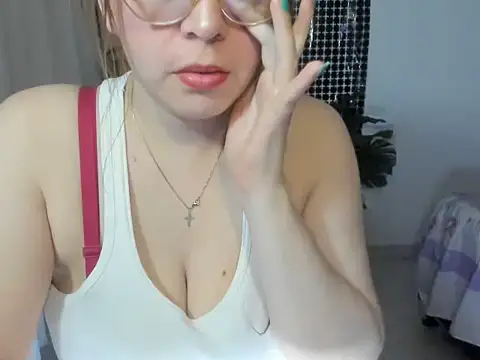 lorenitabella online show from 11.19.25