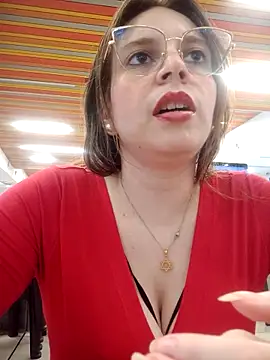 Snapshot of lorenitabella chatting on 04.29.26 lorenitabella online show from 04.29.26