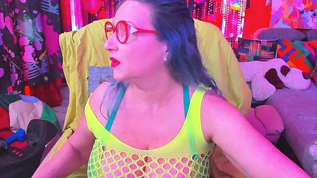 Snapshot of mature_lisa_naughty chatting on 03.08.25 mature lisa naughty online show from 03.08.25