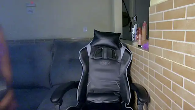 Snapshot of isa_hotwifee chatting on 01.14.25 isa hotwifee online show from 01.14.25