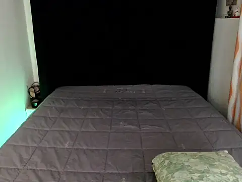 Snapshot of Angelic_Fuckerxxx chatting on 10.11.25 Angelic Fuckerxxx online show from 10.11.25