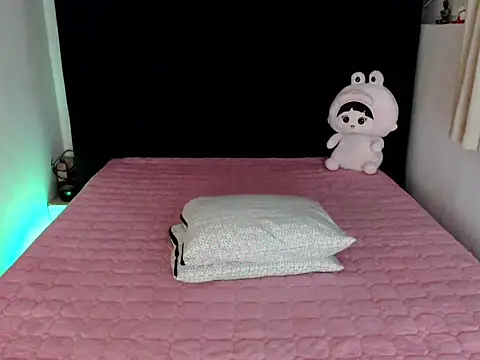 Snapshot of Angelic_Fuckerxxx chatting on 11.11.25 Angelic Fuckerxxx online show from 11.11.25