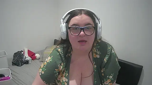 Rebecca Summer online show from 12.21.24