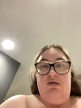 Rebecca Summer online show from 11.29.25