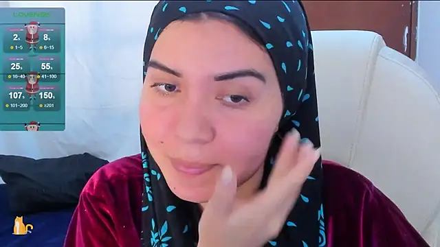 Snapshot of MatchedEyebrow chatting on 12.30.24 MatchedEyebrow online show from 12.30.24