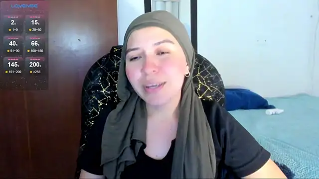 Snapshot of MatchedEyebrow chatting on 04.27.26 MatchedEyebrow online show from 04.27.26