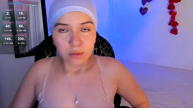 Snapshot of MatchedEyebrow chatting on 05.19.26 MatchedEyebrow online show from 05.19.26