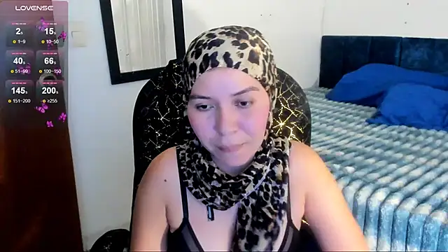 Snapshot of MatchedEyebrow chatting on 06.04.26 MatchedEyebrow online show from 06.04.26