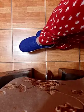 Snapshot of feet_toes chatting on 10.23.25 feet toes online show from 10.23.25