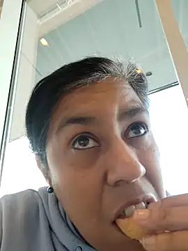 Molly newman6 online show from 02.05.26