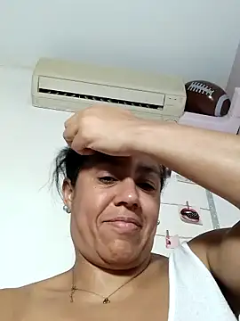 Snapshot of Molly_newman6 chatting on 06.01.26 Molly newman6 online show from 06.01.26