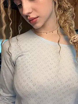 Snapshot of Camilla_Railian chatting on 02.06.25 Camilla Railian online show from 02.06.25