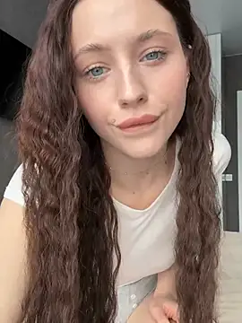 Snapshot of Camilla_Railian chatting on 03.12.25 Camilla Railian online show from 03.12.25