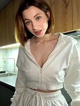 Snapshot of Camilla_Railian chatting on 09.16.25 Camilla Railian online show from 09.16.25