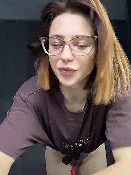 Snapshot of Camilla_Railian chatting on 10.01.25 Camilla Railian online show from 10.01.25