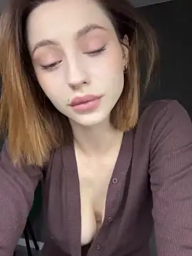 Snapshot of Camilla_Railian chatting on 10.12.25 Camilla Railian online show from 10.12.25