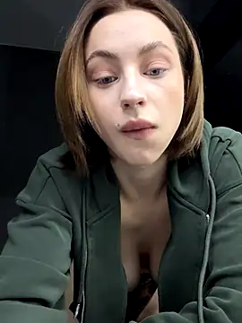 Snapshot of Camilla_Railian chatting on 11.02.25 Camilla Railian online show from 11.02.25