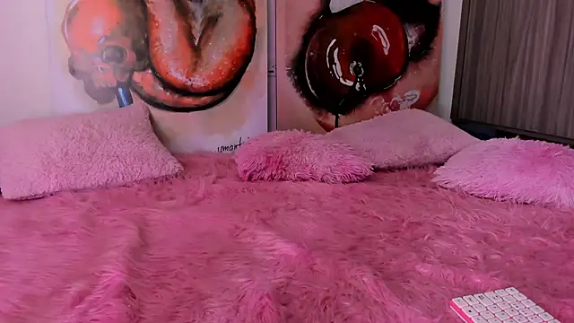 Snapshot of sofiaa_snoww chatting on 12.12.24 sofiaa snoww online show from 12.12.24