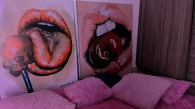 Snapshot of sofiaa_snoww chatting on 12.22.24 sofiaa snoww online show from 12.22.24