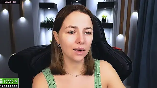 Snapshot of Mira_Mermayd chatting on 12.19.24 Mira Mermayd online show from 12.19.24