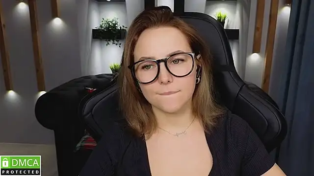 Snapshot of Mira_Mermayd chatting on 12.21.24 Mira Mermayd online show from 12.21.24