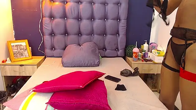 Snapshot of Keilyn_Hot_ chatting on 01.18.25 Keilyn Hot online show from 01.18.25