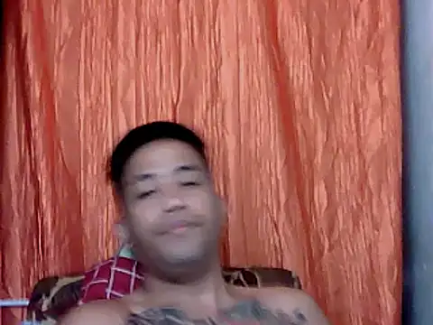 Snapshot of Thyler08 chatting on 12.28.24 Thyler08 online show from 12.28.24