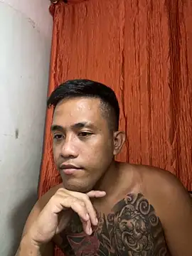 Snapshot of Thyler08 chatting on 03.03.25 Thyler08 online show from 03.03.25