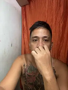 Snapshot of Thyler08 chatting on 03.20.25 Thyler08 online show from 03.20.25