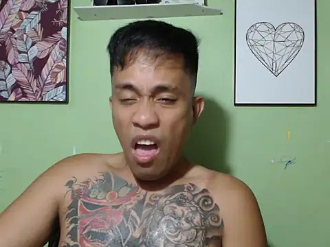 Snapshot of Thyler08 chatting on 11.16.25 Thyler08 online show from 11.16.25