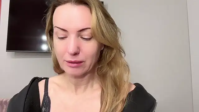 RachellAmazing online show from 02.15.25