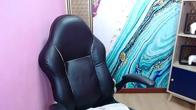 Snapshot of Amy_Ronan chatting on 11.05.25 Amy Ronan online show from 11.05.25