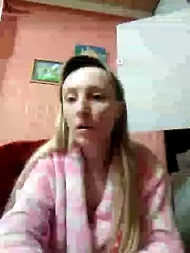 Snapshot of Biddy_Alana chatting on 12.07.24 Biddy Alana online show from 12.07.24