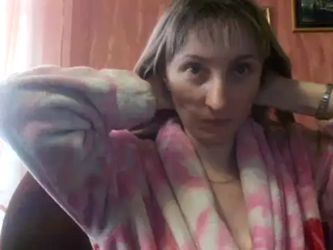 Snapshot of Biddy_Alana chatting on 12.26.24 Biddy Alana online show from 12.26.24