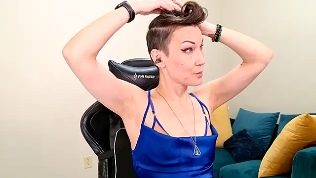 EveEnigma online show from 02.12.25