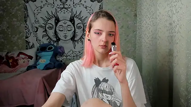 Cutie Adelia online show from 02.06.25