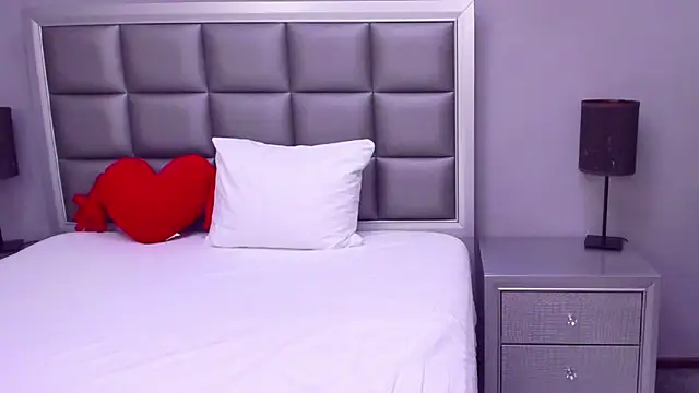 HellennSweet online show from 02.15.25