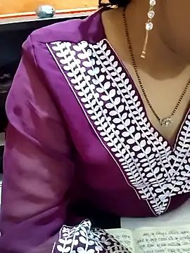 Snapshot of Diya_143 chatting on 04.05.26 Diya 143 online show from 04.05.26