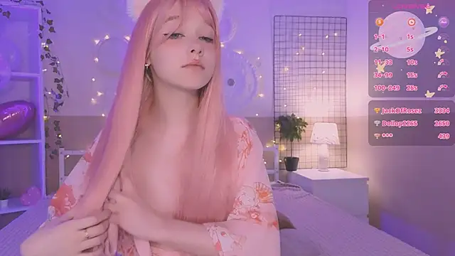 Snapshot of IrmaBell chatting on 12.13.24 IrmaBell online show from 12.13.24