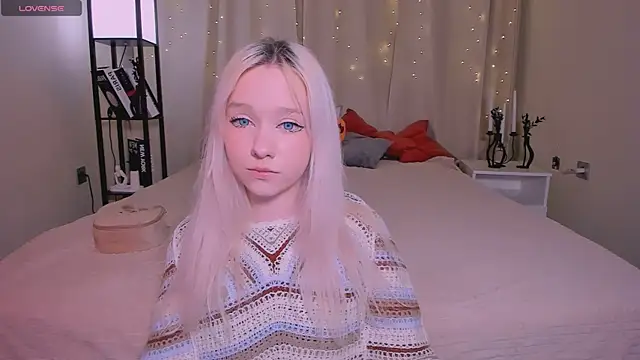 Snapshot of IrmaBell chatting on 12.13.24 IrmaBell online show from 12.13.24