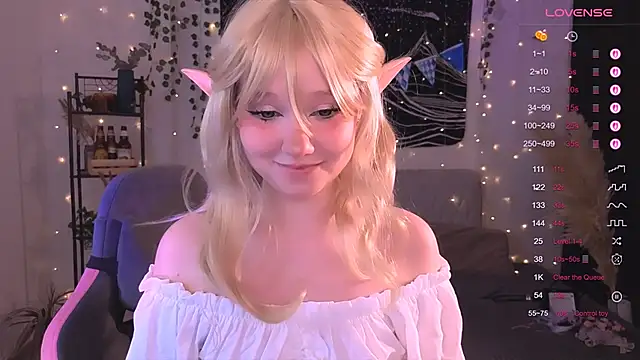 Snapshot of IrmaBell chatting on 09.25.25 IrmaBell online show from 09.25.25