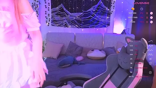 Snapshot of IrmaBell chatting on 11.13.25 IrmaBell online show from 11.13.25