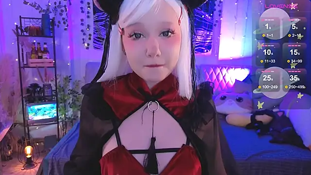 Snapshot of IrmaBell chatting on 11.30.25 IrmaBell online show from 11.30.25