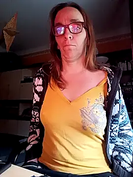 Dettybitch40 online show from 10.05.25