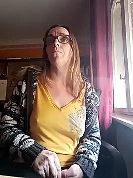 Dettybitch40 online show from 10.07.25