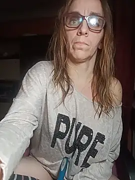 Dettybitch40 online show from 12.19.25