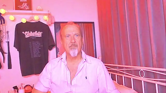 Snapshot of openminddaddy chatting on 12.24.24 openminddaddy online show from 12.24.24